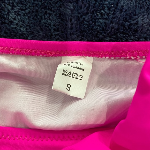 ⬇️PRICE DROP ⬇️ Hot Pink Cross Over Bra Top High Waisted Bikini Bottom-Size S - Picture 6 of 11
